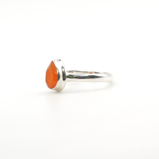 Anillo Cornalina Facetada