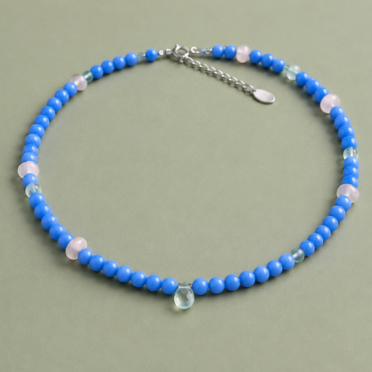 Choker de Aragonita Azul con Acentos de Cuarzo Rosa y Prehnita