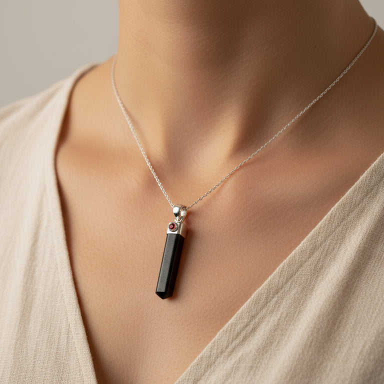 Collar de Turmalina Negra con Punta y Granate