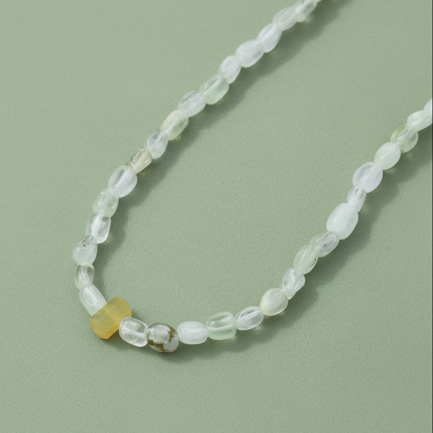 Collar Choker de Piedra Natural Prehnita con Ópalo Amarillo