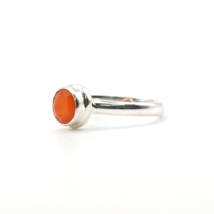 Anillo Cornalina Facetada