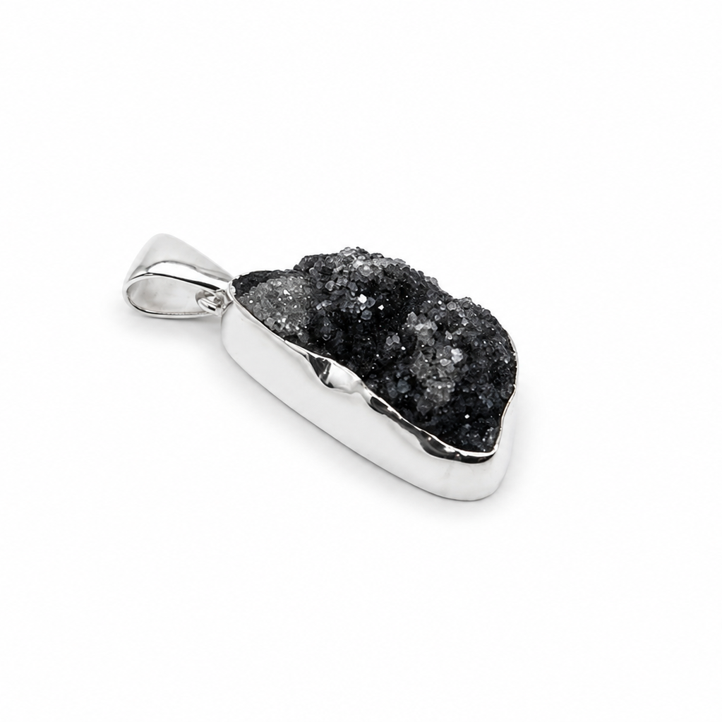 Collar de Amatista Druzy Negra en Bruto