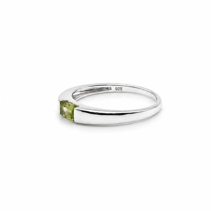 Anillo de Peridoto Facetado