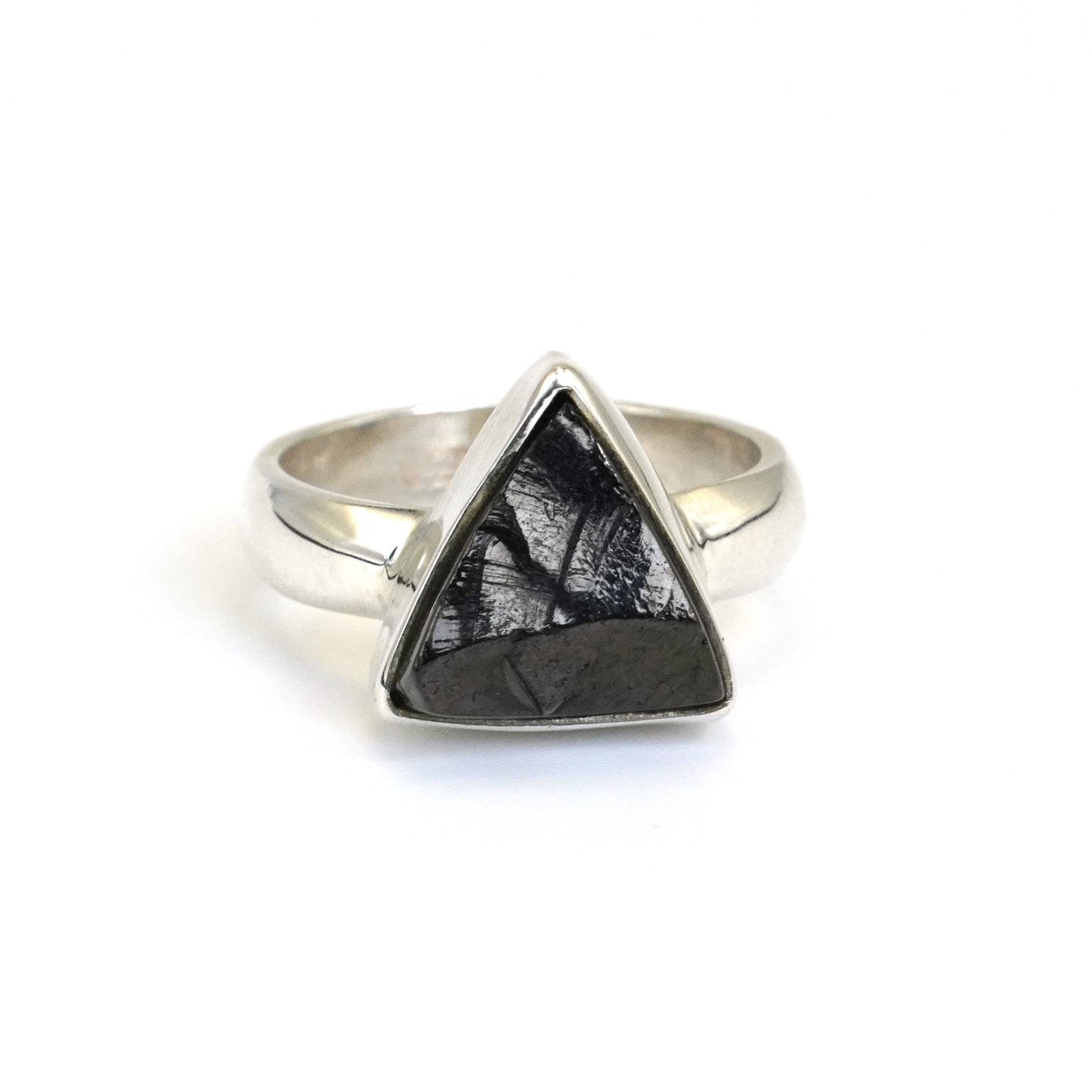 Anillo de Shungita Piramidal en Bruto