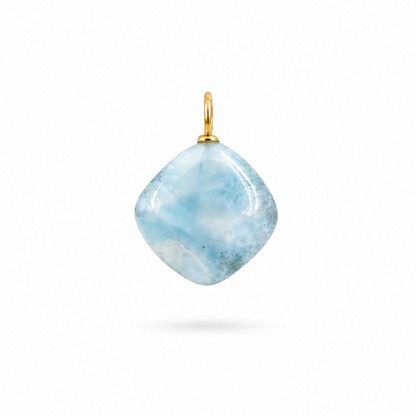 Dije de Larimar con Incrustado de Peridoto