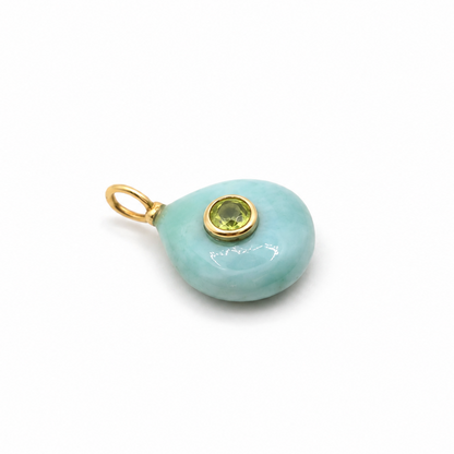 Dije de Larimar con Incrustado de Peridoto