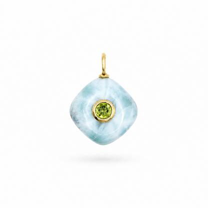 Dije de Larimar con Incrustado de Peridoto