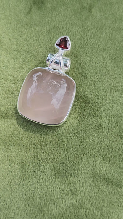 Collar Cuarzo Rosa con Granate