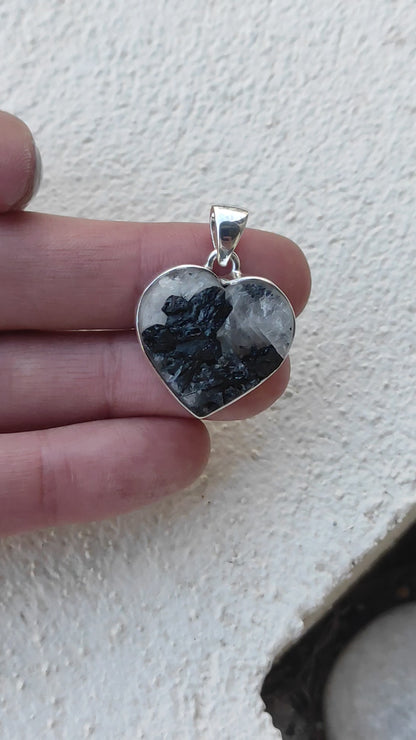 Collar de Cuarzo Turmalinado en Bruto